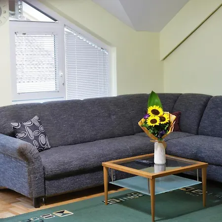 Duplex With Mountain View, Near Mall, Free Wifi Skopje