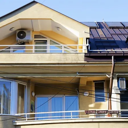 Duplex With Mountain View, Near Mall, Free Wifi *